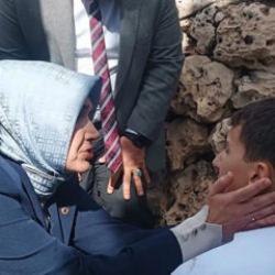 Törende fenalaşan öğrenciye şefkat eli