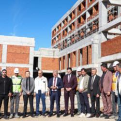 Milletvekili Canbey'den Edremit Devlet Hastanesi şantiyesine ziyaret