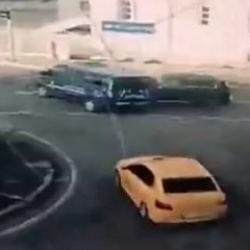 Gümüşhane'de belediyeye ait makam aracı jandarma minibüsüne çarptı: 2 asker yaralı