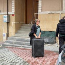 İstanbul'da iki bina arasındaki istinat duvarı çöktü