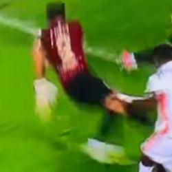 Son dakikada penaltı krizi! Hakem VAR'a rağmen karar değiştirmedi