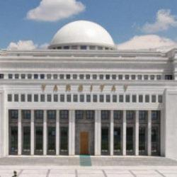 Komşusunun balkonuna halı silkeleyen sanığa hapis cezası