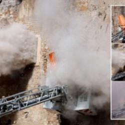 Tarihi kule onarılırken saniyeler içinde çöktü: Mucizevi kurtuluş!