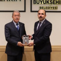 TBMM Milli Savunma Komisyonu Başkanı Akar, Başkan Altay'ı ziyaret etti