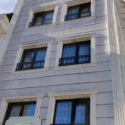 Zehirlenen ailenin otelinde damacana su iddiası: Otelden yanıt geldi