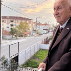 85 yaşındaki Mustafa Hoca, Öğretmenler Günü'nü ilk günkü heyecanla bekliyor