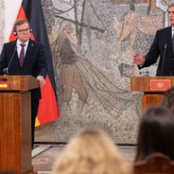 Karadağ 'vizesiz seyahat' kararını değiştirdi! Bakan: İptal edilecek