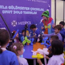 Medipol’de Dünya Çocuk Günü’ne özel “Diş Festivali” coşkusu