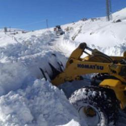 Şırnak’ta kar mesaisi erken başladı