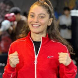 Survivor'la el sıkışan Seren Ay Çetin kimdir? Acun'la imzaları attı!