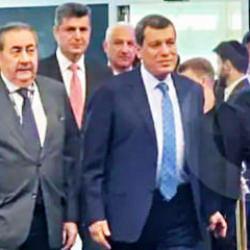 Teröristbaşı kravat takıp takım elbise giydi: Tehdit değiliz