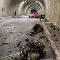 Tünelde feci kaza! Hız kadranı 200’de takılı kaldı