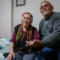 114 yaşındaki annesi 17 yıldır bakıyor: 'Onun duası bana yeter'