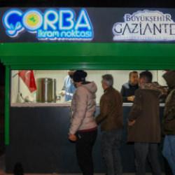 15 bin kişi güne Gaziantep Büyükşehir'in ikram çorbasıyla merhaba diyor 