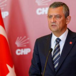CHP’de yolsuzluğa isyan çığ gibi büyüyor: Özel’e ‘derhal askıya alın’ çağrısı