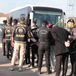 Sosyal medyada 'buluşma tuzağı' kuran dolandırıcılık çetesi çökertildi