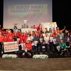 7'nci Gazi Yarı Maratonu ödülleri sahiplerini buldu