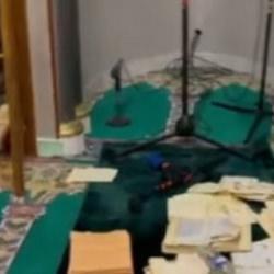 Alçaklıkta sınır yok! Fransa'da camiye iğrenç saldırı!