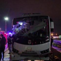 Amasya’da feci kaza: Jandarma ve hükümlüleri taşıyordu!