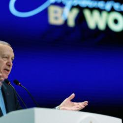 Cumhurbaşkanı Erdoğan'dan tarihi hatırlatma: 411 el kaosa kalktı manşetini nasıl unuturuz!