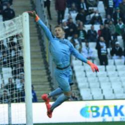 Daha 18 yaşında! Avrupa'nın iki dev kulübü 2. Lig'in genç kalecisinin peşinde