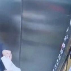 Atatürk'ün portresine tüküren kurye yakalandı