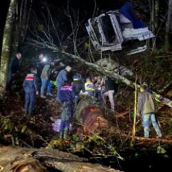 Düzce'de mucize gibi olay: Kazadan 4 saat sonra bulundu! 