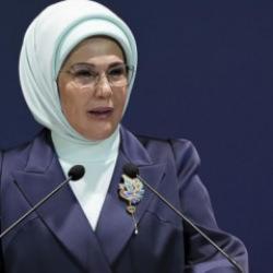 Emine Erdoğan: Kadın gazeteciler irfan ve cesaret timsalleridir
