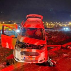 Gaziantep’te hafif ticari araç ile tır çarpıştı: Aynı aileden 4 kişi yaralandı