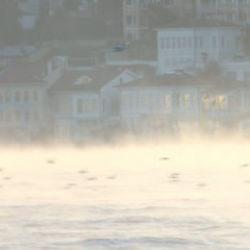 İstanbul Boğazı'nda ilginç görüntü: Denizden buhar yükseldi