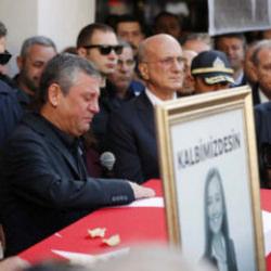 Manisa, ilk kadın başkanına ağladı: Gülşah Durbay'a duygusal veda