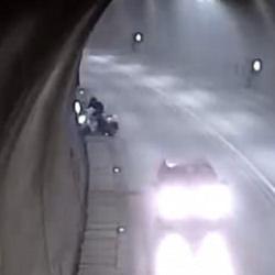 Amasya'da motosiklet sürücüsünün dikkatsizliği kazayla sonuçlandı