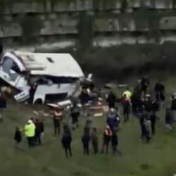 Esenyurt'ta otobüs şarampole yuvarlandı: Ölü ve yaralılar var!