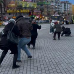 Bursa'da vatandaşlar fırtınada uçmamak için yerlere böyle yattılar!