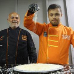 Down sendromlu Mehmet Antakya künefesi ustası oldu, özel müşterileri bile var!