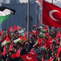 Türkiye, Filistin için ayakta! Galata Köprüsü'nde düzenlenen yürüyüş için yoğun katılım