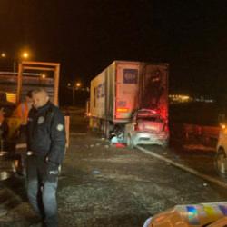 Ankara'daki feci kazada otomobil tıra çarptı: 1 ölü