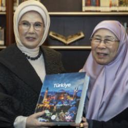 Emine Erdoğan Malezya Başbakanı'nın eşini Millet Kütüphanesi'nde ağırladı	