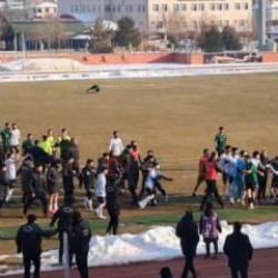 Erzincan’da BAL Ligi maçı karıştı: Tekme ve yumruklar havada uçuştu