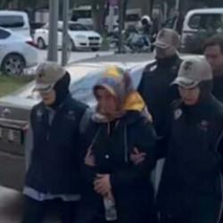 FETÖ'nün 10 yıldır aranan 'emniyet mahrem imamı' ve eşi yakalandı