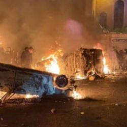 İran'da savcı ve polisler yakılarak öldürüldü