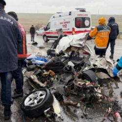Adıyaman'da korkunç kaza! Otobüs otomobili kağıt gibi ezdi: 3 ölü, 1 yaralı
