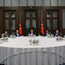 Cumhurbaşkanı Erdoğan üst düzey bürokratlarla bir arada