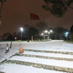 İstanbul'da kar yağışı! Ne zaman sona erecek? AKOM ve vailikten açıklama