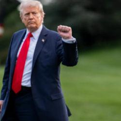 Trump'tan 8 ülkeye uyarı: Gröland ile tehdit etti