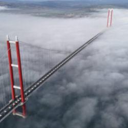 1915 Çanakkale Köprüsü sisler içinde mest etti