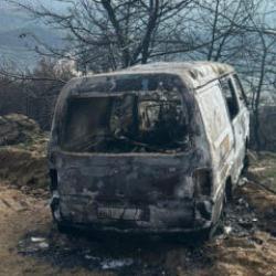 İzmir'de şüpheli ölüm: Aracında yanmış halde bulundu