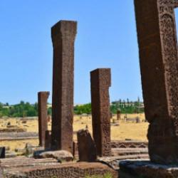 Anadolu’nun taşlara kazınan tarihi: Ahlat Selçuklu Mezarlığı