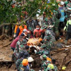 Endonezya'da heyelan: Can kaybı 53'e çıktı! 