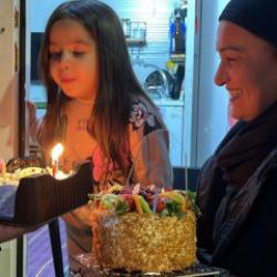 Hatay'da enkazdan çıkarılmıştı: 4 yaşındaki Alya doğum günü isteğiyle iç ısıttı